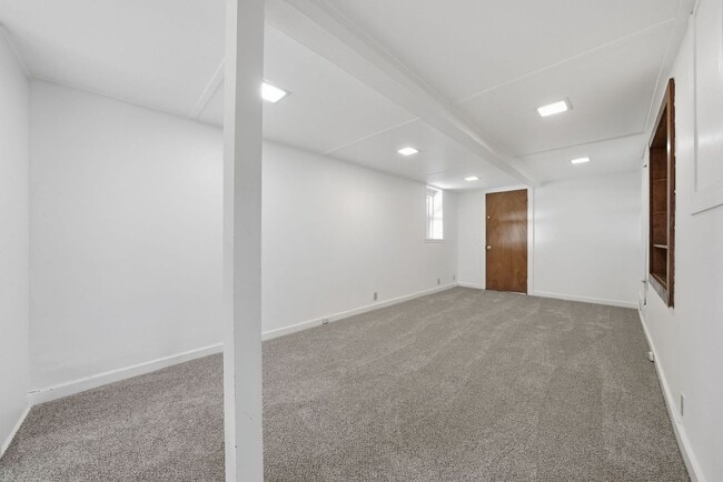 Building Photo - 3 Bed/2.5 Bath Multilevel Home with Amazing Views!