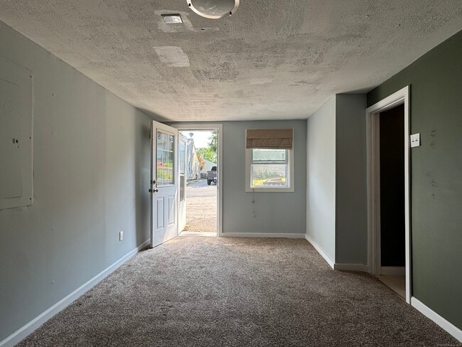 Building Photo - 118 Pullen Ave