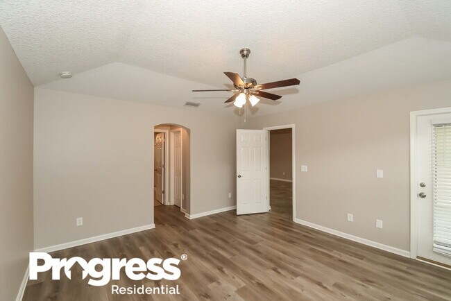 Building Photo - 707 Red Cedar Ct