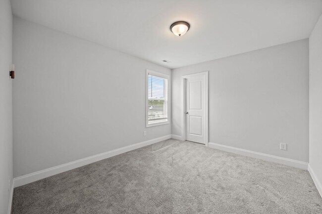 Building Photo - 629 Longstanton Ave