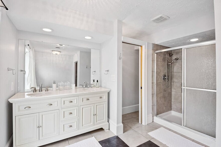 Building Photo - 103 Marquette Ave