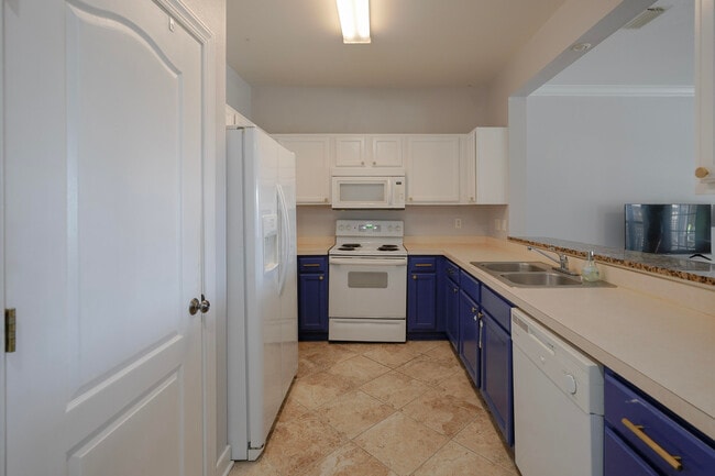 Building Photo - 437 Twin Lakes Ln
