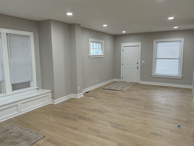 Building Photo - 1378-1380 Hamlet (Park)