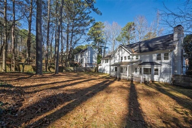 Building Photo - 151 Lakeside Dr NW