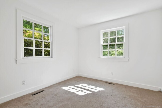 Building Photo - 231 N Georges Hill Rd