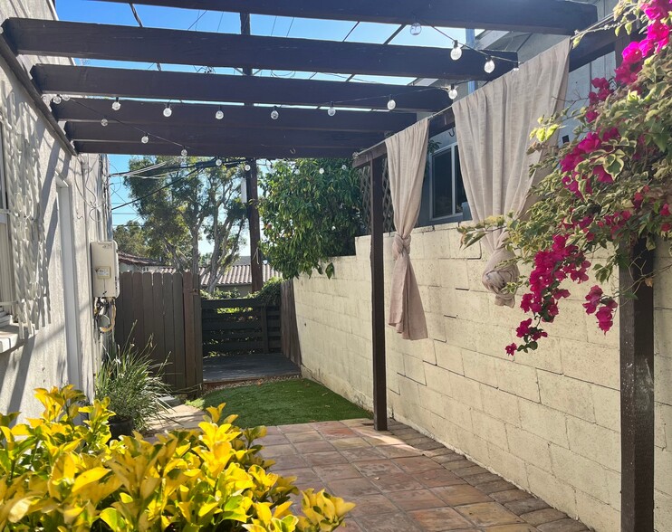 Building Photo - 5351 Packard St