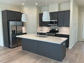Building Photo - 10434 Executive Lake Dr