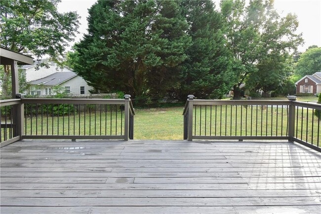 Building Photo - 2401 Inverloch Cir