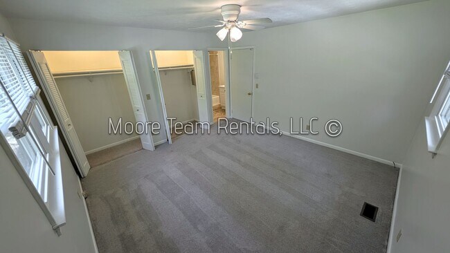 Building Photo - 3/2 House W/ Basement Garage/Storage