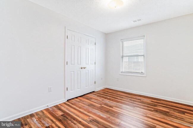 Building Photo - 145 Hailey Ln