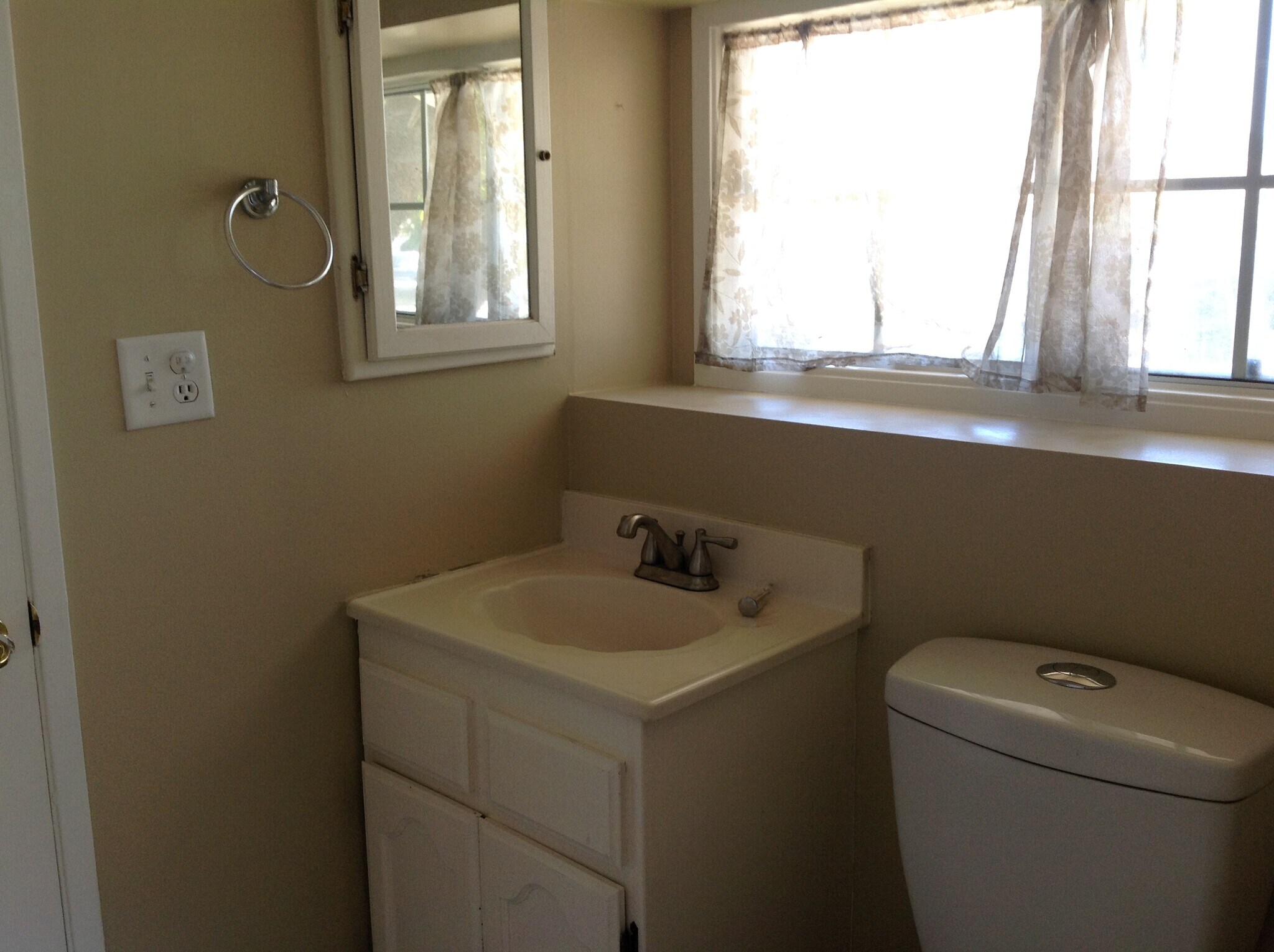 Building Photo - 16061 Placid Dr