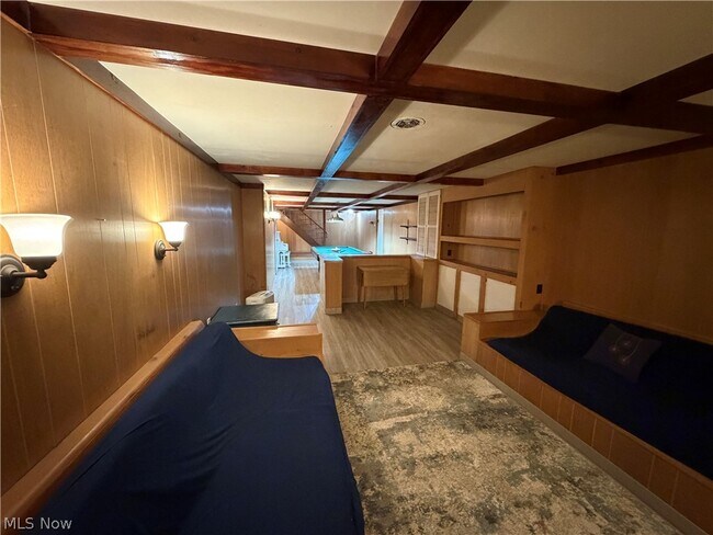 Building Photo - 290 Glenview Rd