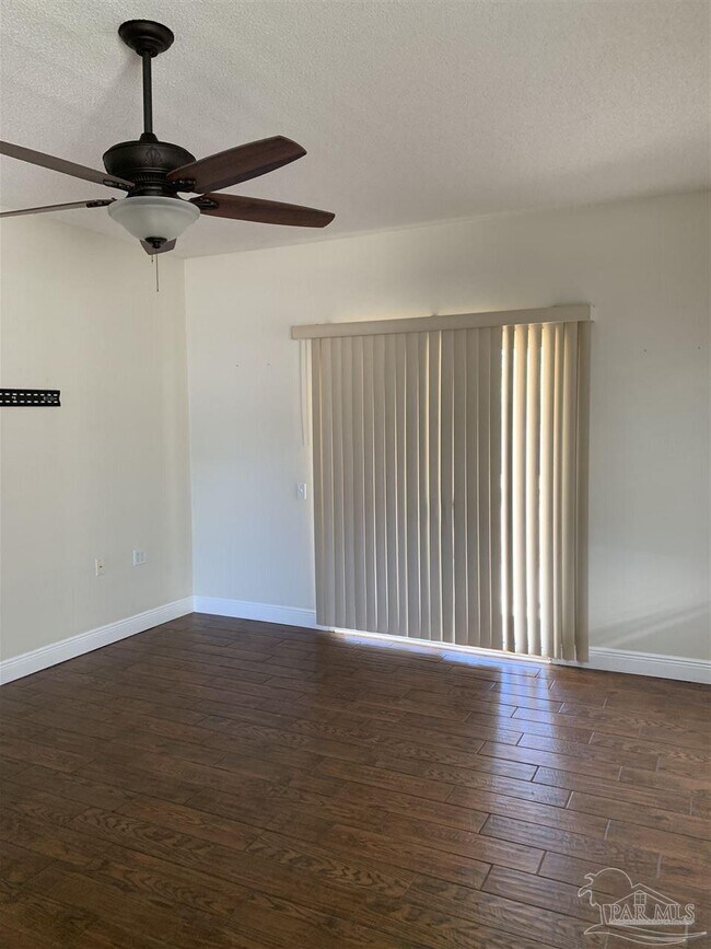 Building Photo - 8949 Camelot Pl