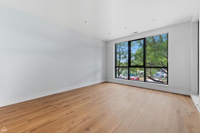 Building Photo - 2354 N Washtenaw Ave