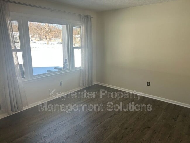 Building Photo - 266 Crawford Dr