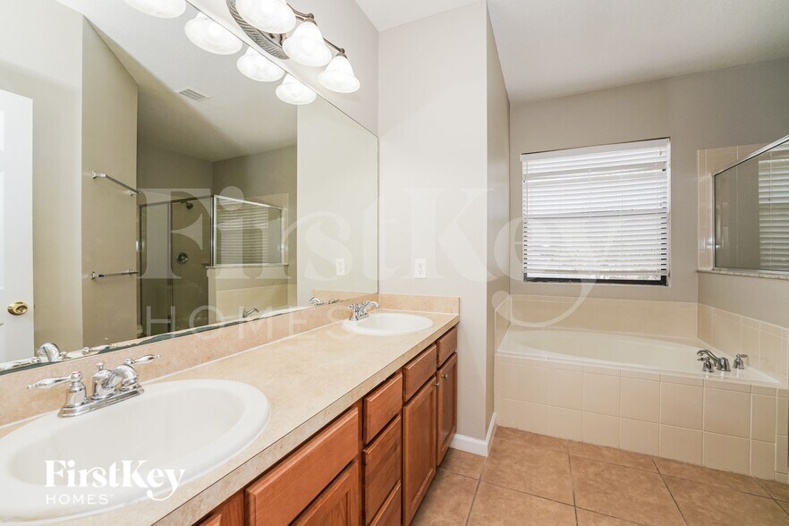 Building Photo - 4365 Millicent Cir