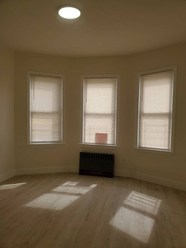 Building Photo - 133 Winter Ave