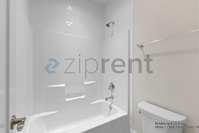 Building Photo - 1025 N Sharon Amity Rd