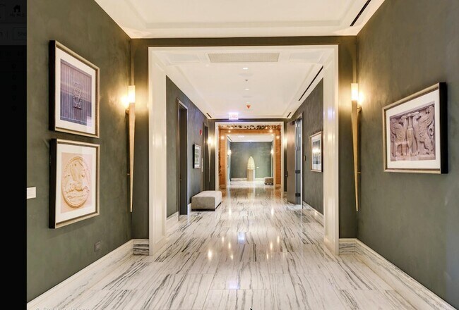 Building Photo - 118 E Erie St