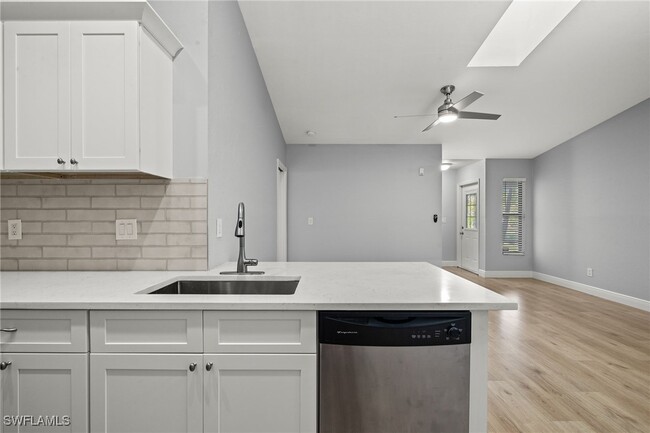 Building Photo - 1518 SW Courtyards Ln