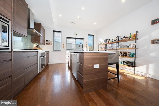 Building Photo - 1326 N Mascher St