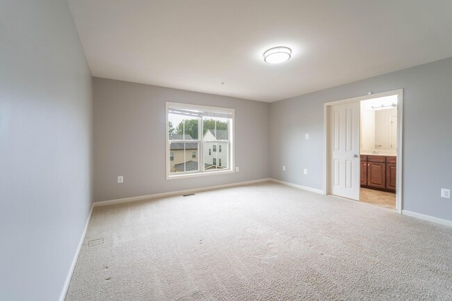 Building Photo - 13236 Tivoli Lake Blvd