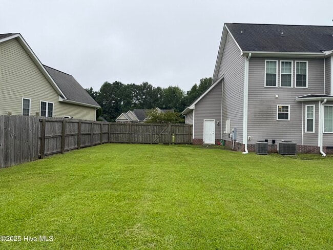 Building Photo - 204 Armistead Way