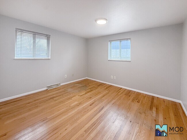 Building Photo - $0 DEPOSIT OPTION. CHARMING BRICK RANCH WI...