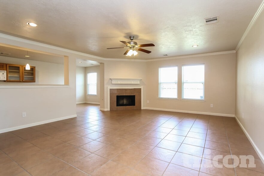 Building Photo - 7938 Blue Wahoo Ln