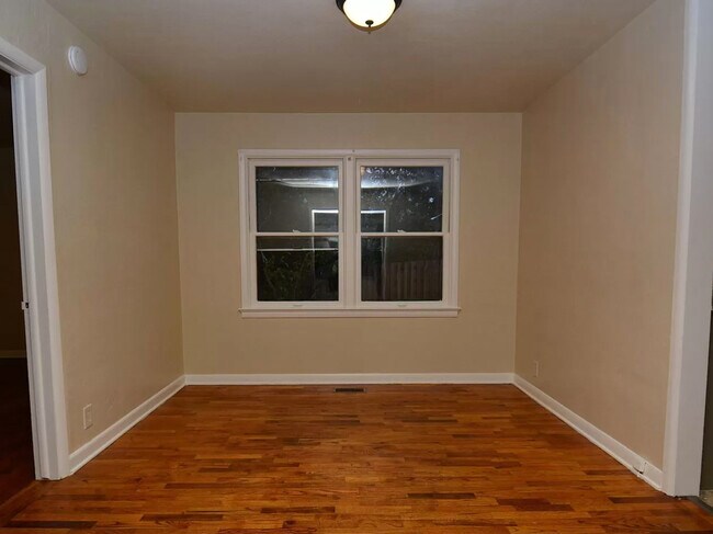 Building Photo - 365 W Birch Ct