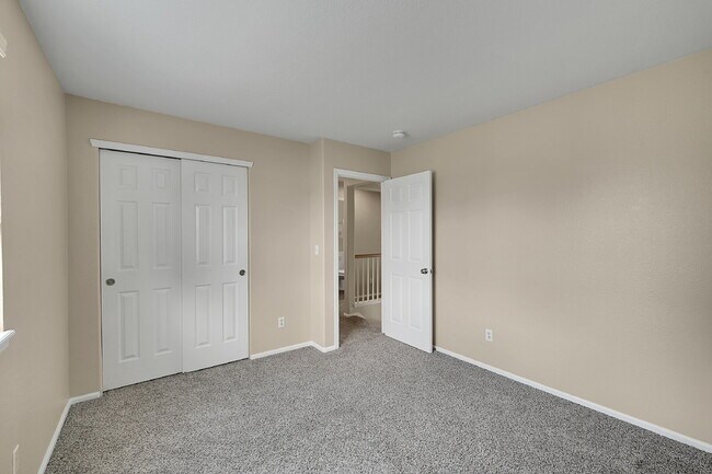 Building Photo - $3,495.00 - 5 Beds, 3.5 Baths, Single Fami...
