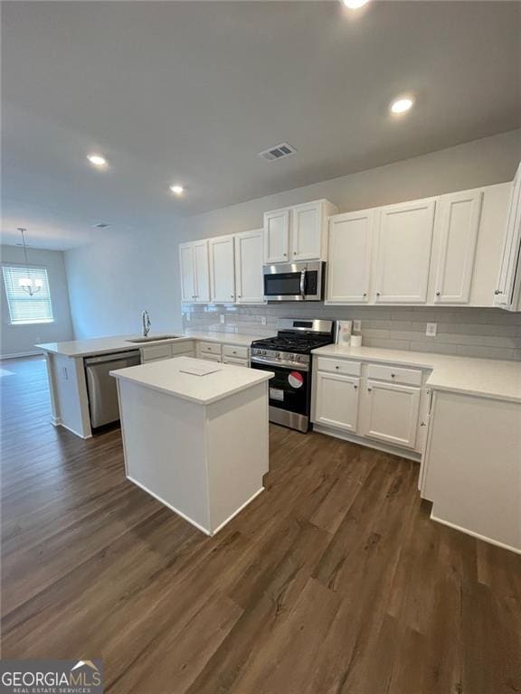 Building Photo - 25 Pineview Dr