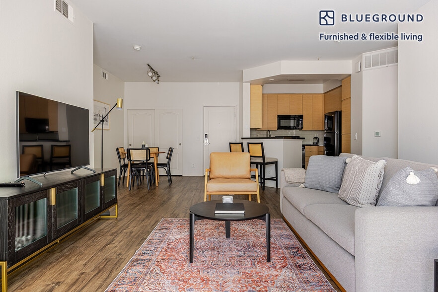 Building Photo - 13603 Marina Pointe Dr