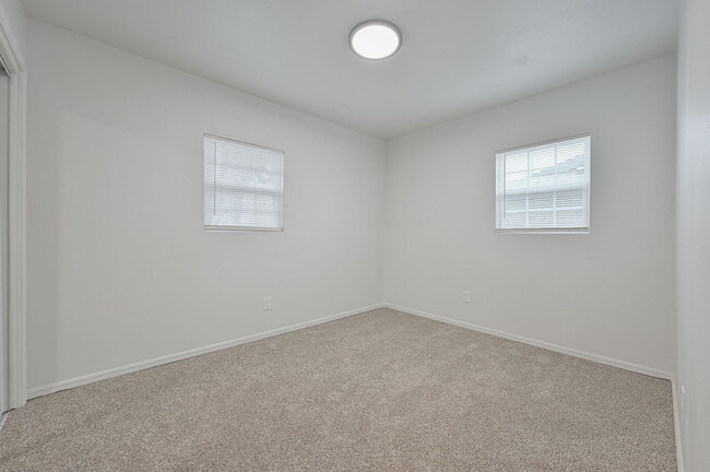 Building Photo - 3133 Delmar Rd