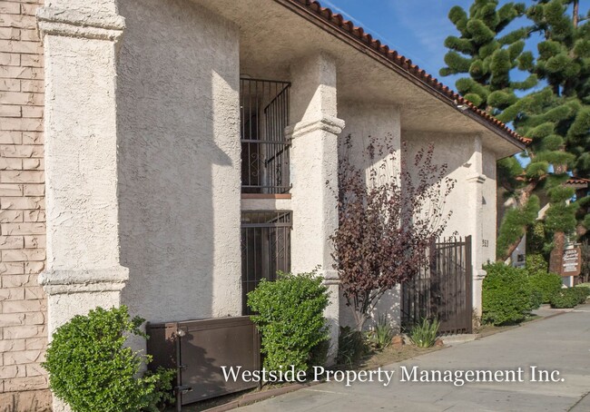 Building Photo - 1+1 Prime North Hollywood Neighborhood