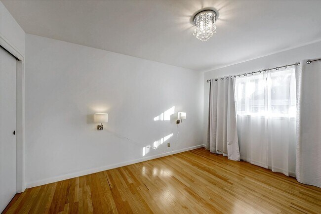 Building Photo - MID-CENTURY MODERN ON WILLOW GLEN BORDER -  SPACIOUS LOT