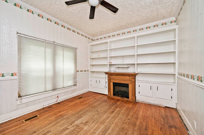 Building Photo - 269 N Vine St