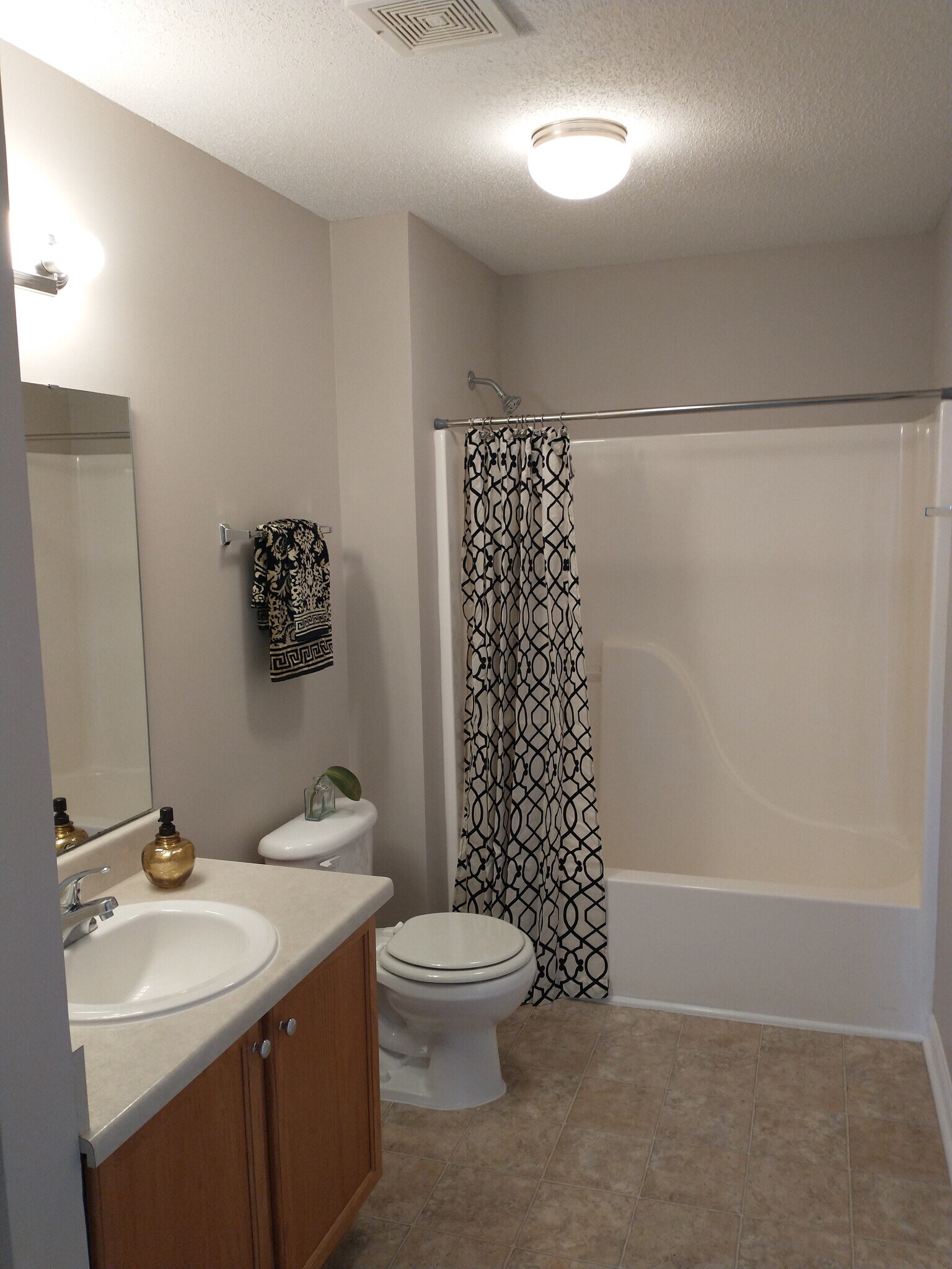 Building Photo - 906 Pelham Square Way