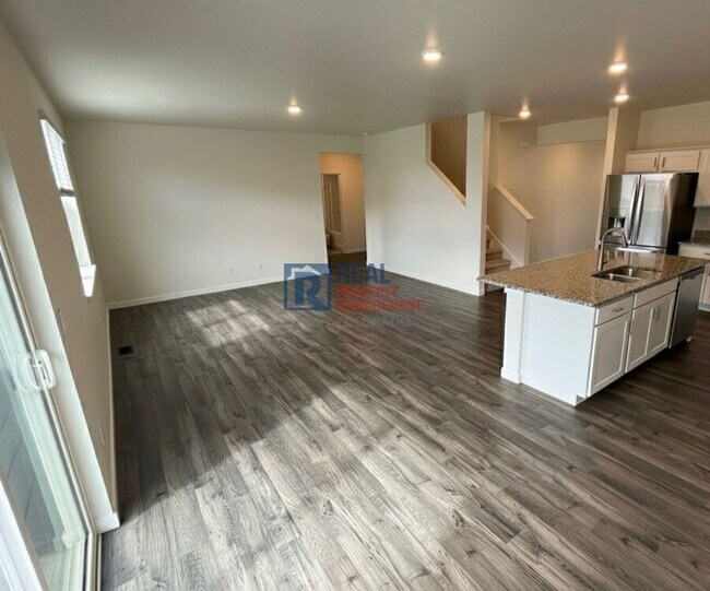Building Photo - 2494 Wren Dr