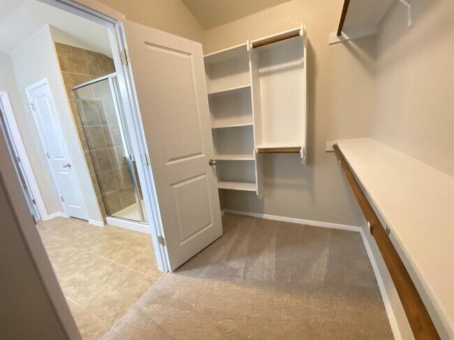 Building Photo - 21607 Surrey Ln