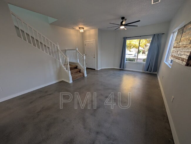 Building Photo - 7105 Casa Elena Dr NE