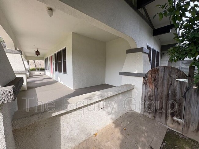 Building Photo - 1410 W Main St