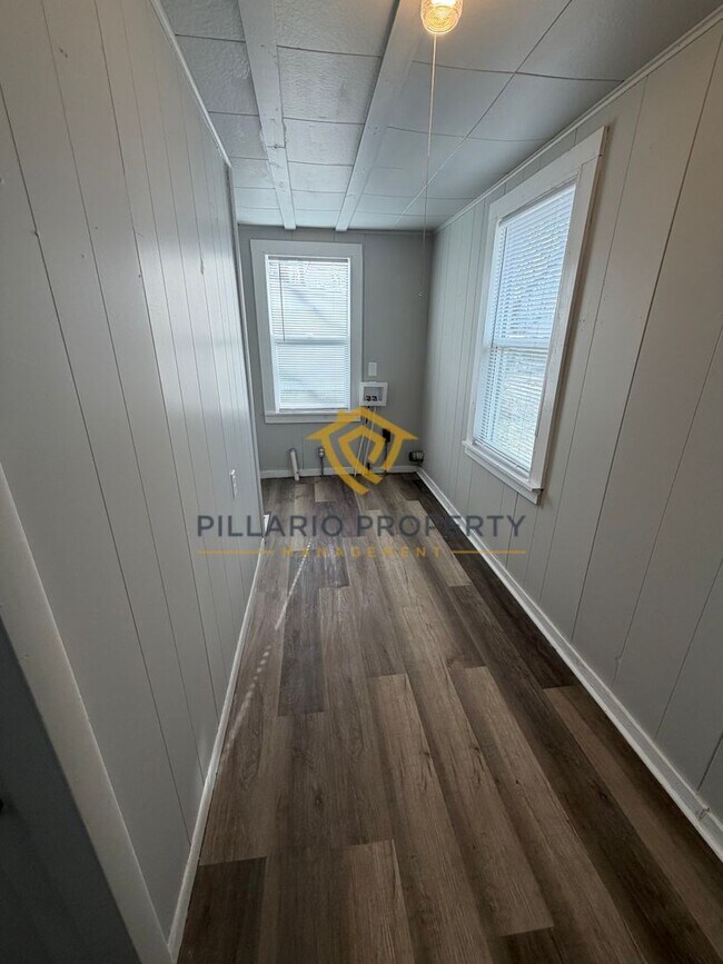 Building Photo - Near Anderson University 2 Bedroom on Corner Lot with Garage, Available NOW!