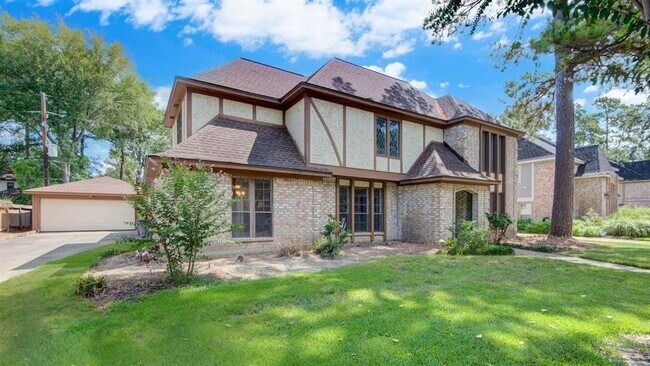 Building Photo - 11918 Glenway Dr