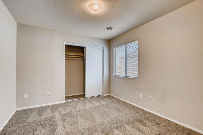 Building Photo - BEAUTIFUL 1 Story, 3 Bedroom 2 Bath Home Near Centennial Hills