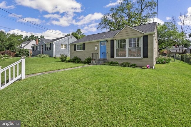 Primary Photo - 12837 Flack St