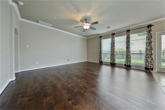 Building Photo - 139 Sweet Leaf Grove Ln