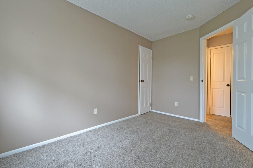 Building Photo - 7306 72nd Ln N