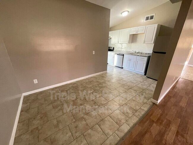 Building Photo - 410 Ridge Dr