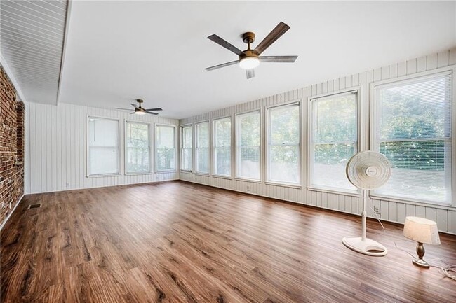 Building Photo - 1278 Fairhill Ln NE